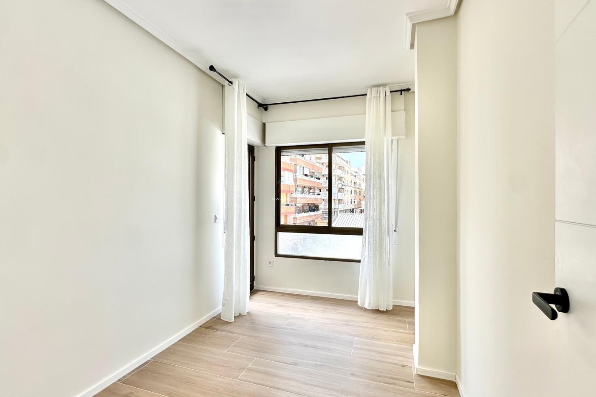Reventa - Apartamento / piso - Torrevieja - Center