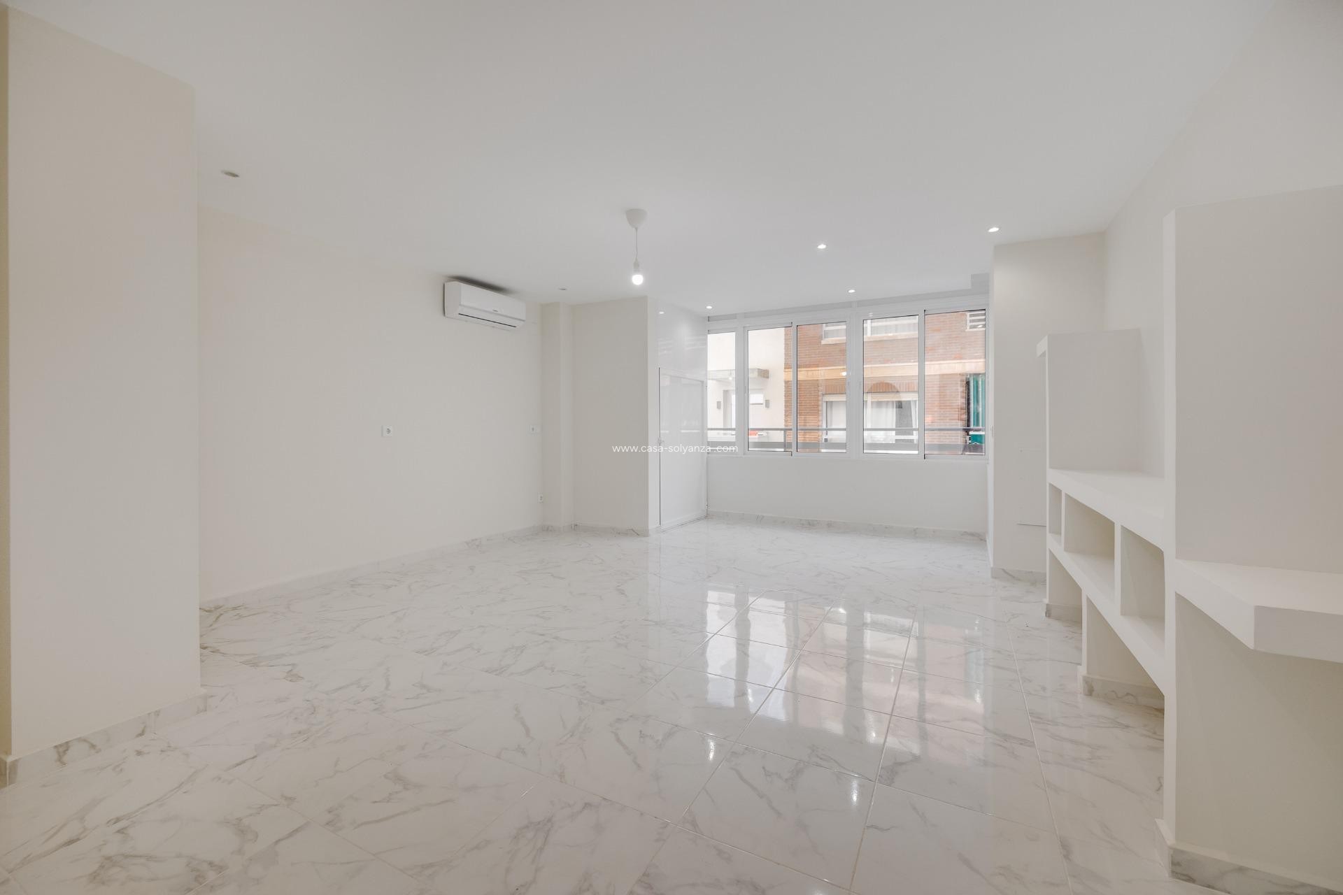 Reventa - Apartamento / piso - Torrevieja - Center