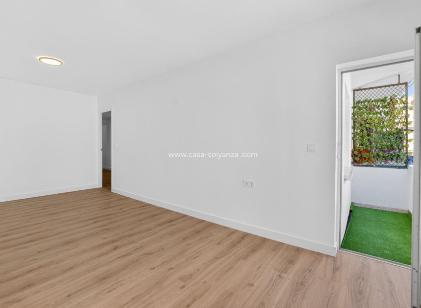 Reventa - Apartamento / piso - Torrevieja - Center