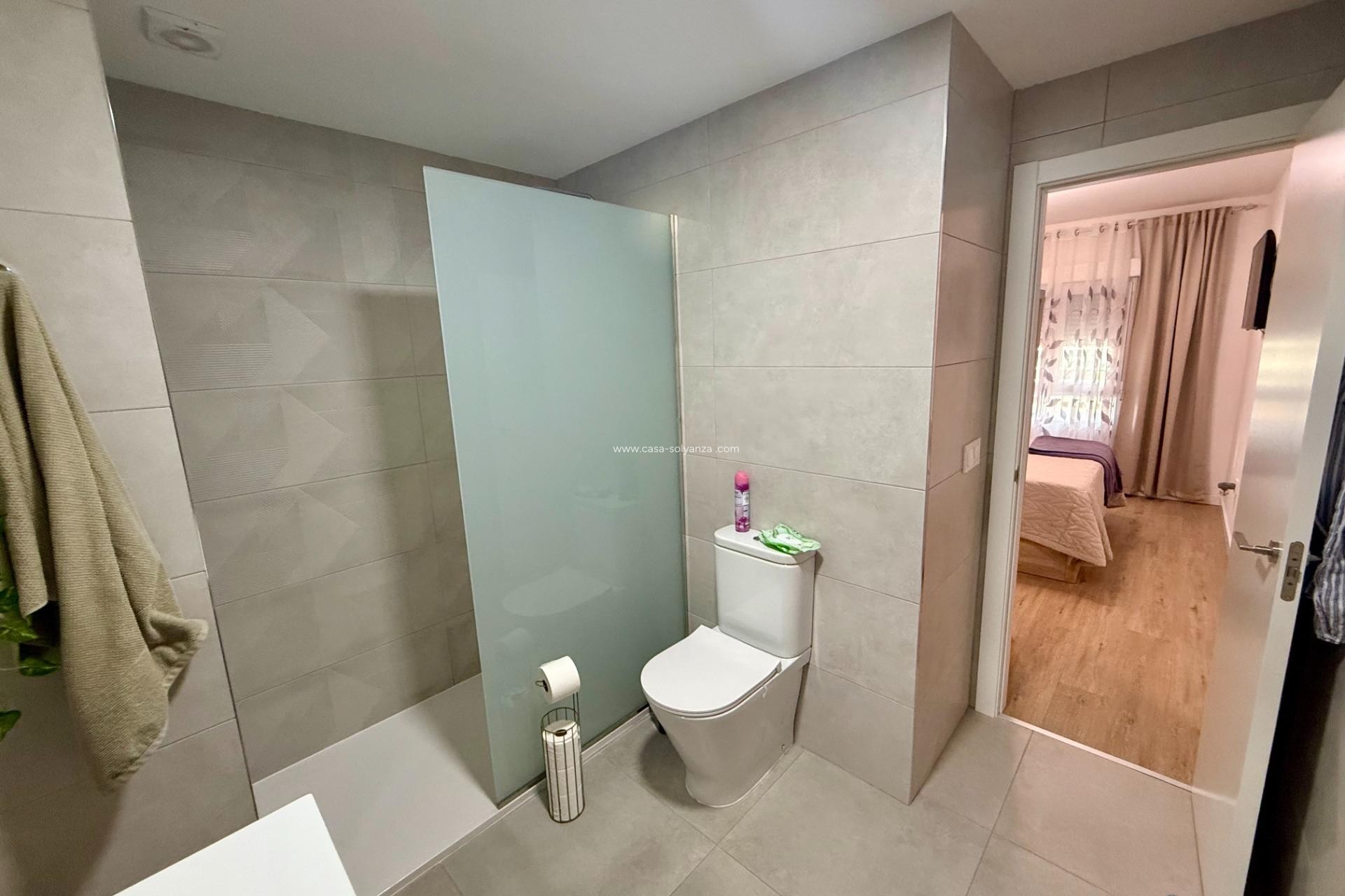 Reventa - Apartamento / piso - Torrevieja - Center