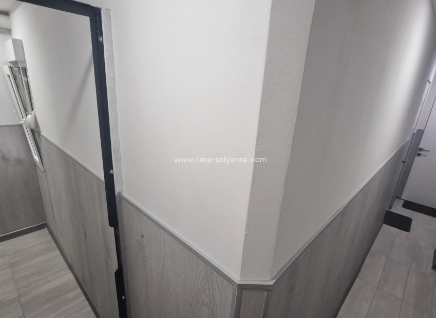Reventa - Apartamento / piso - Torrevieja - Center