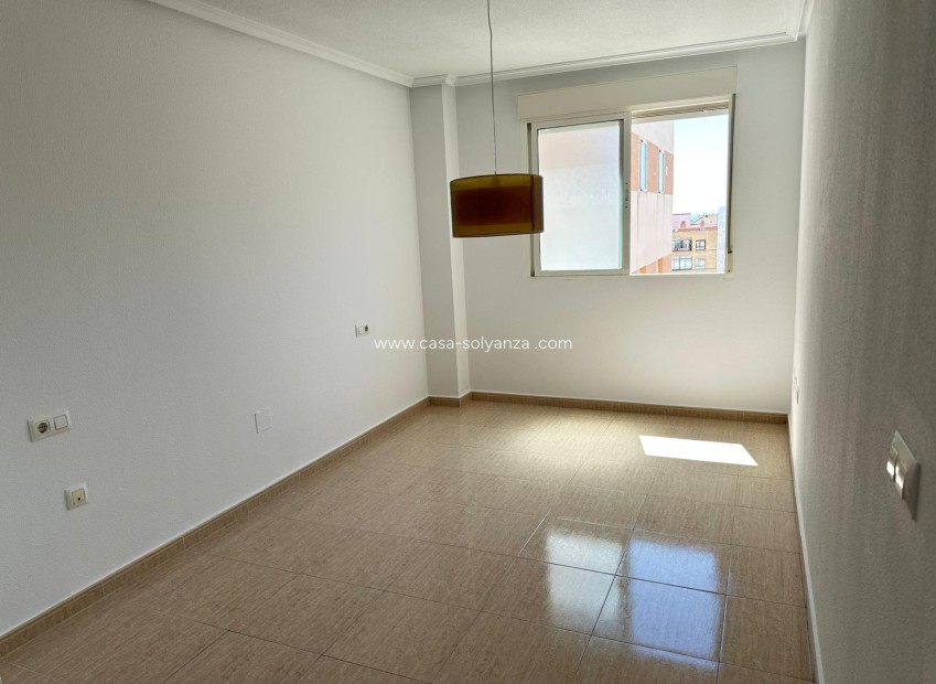 Reventa - Apartamento / piso - Torrevieja - Center