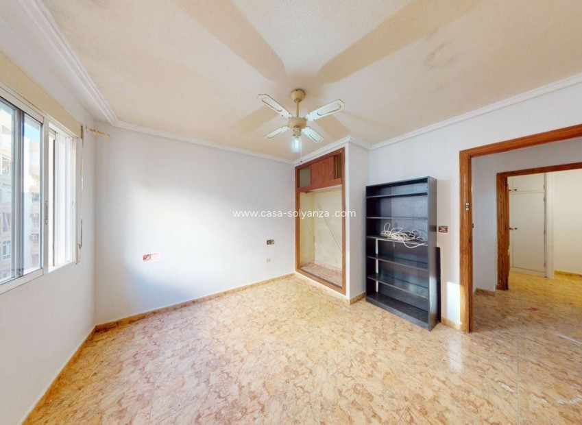 Reventa - Apartamento / piso - Torrevieja - Center