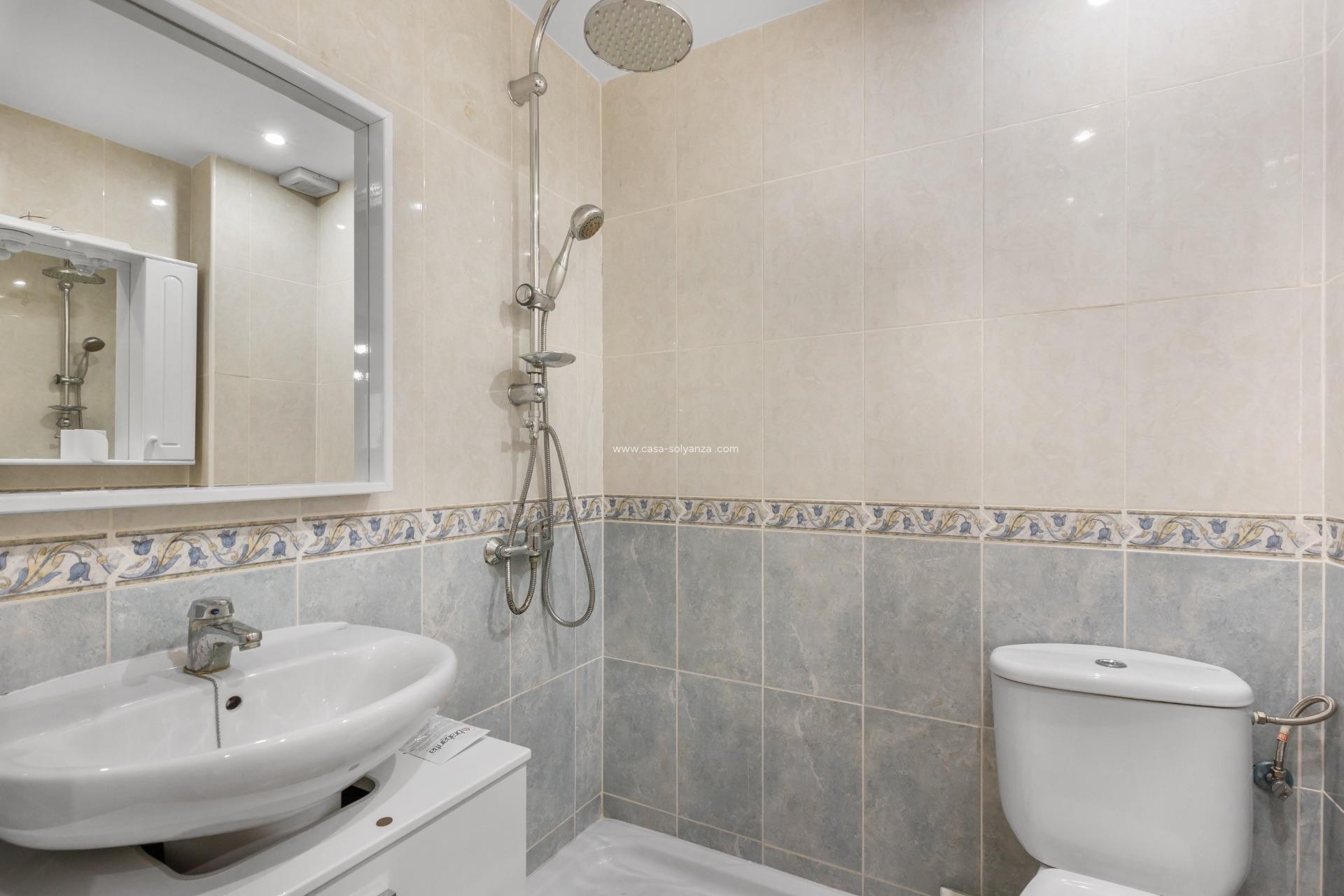 Reventa - Apartamento / piso - Torrevieja - Costa Blanca