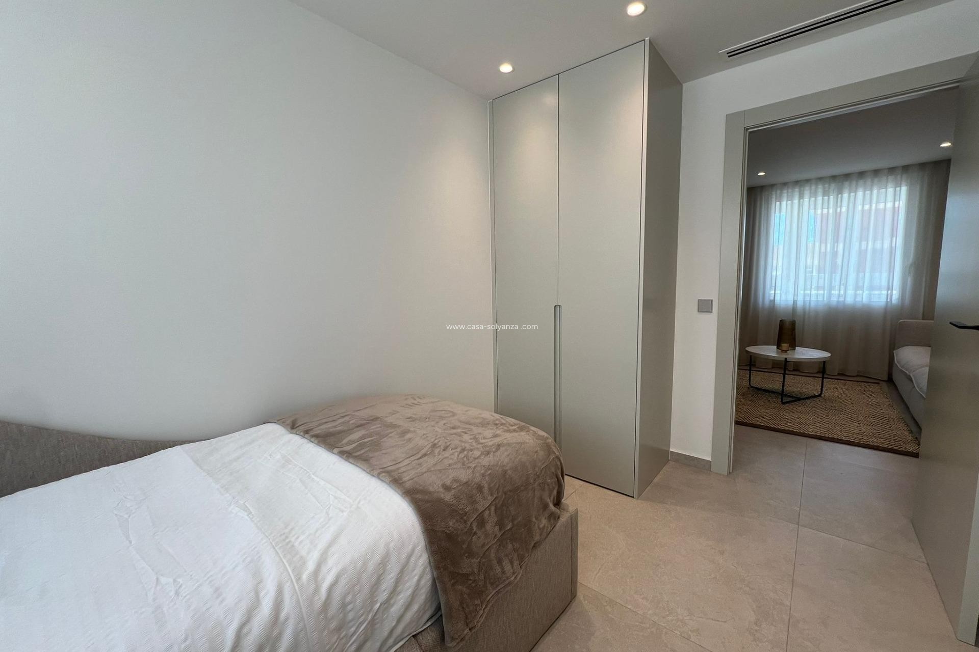 Reventa - Apartamento / piso - Torrevieja - El Acequión - Los Náufragos