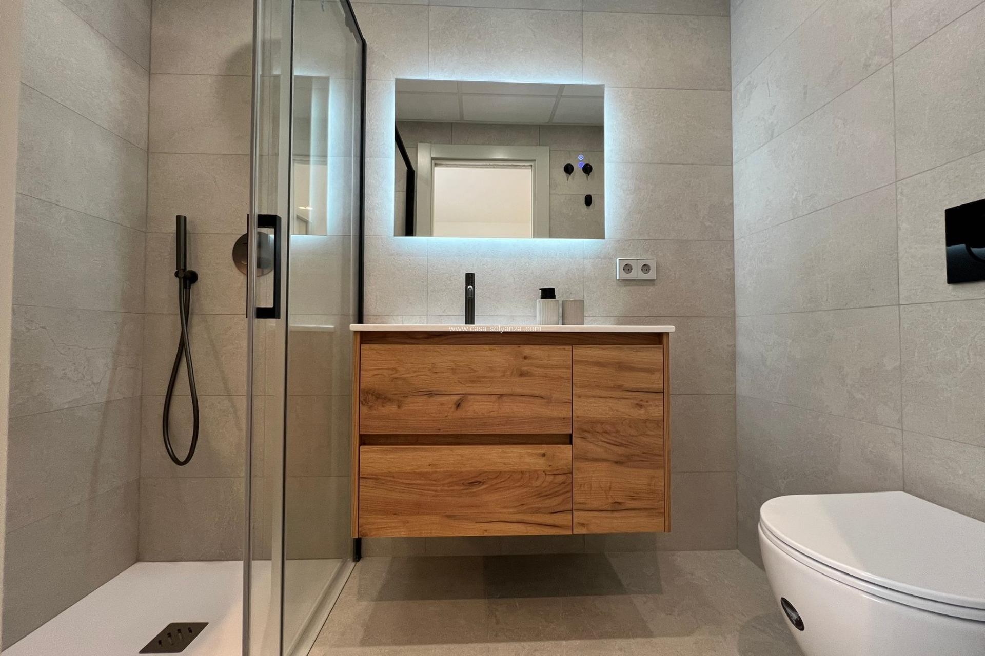 Reventa - Apartamento / piso - Torrevieja - El Acequión - Los Náufragos