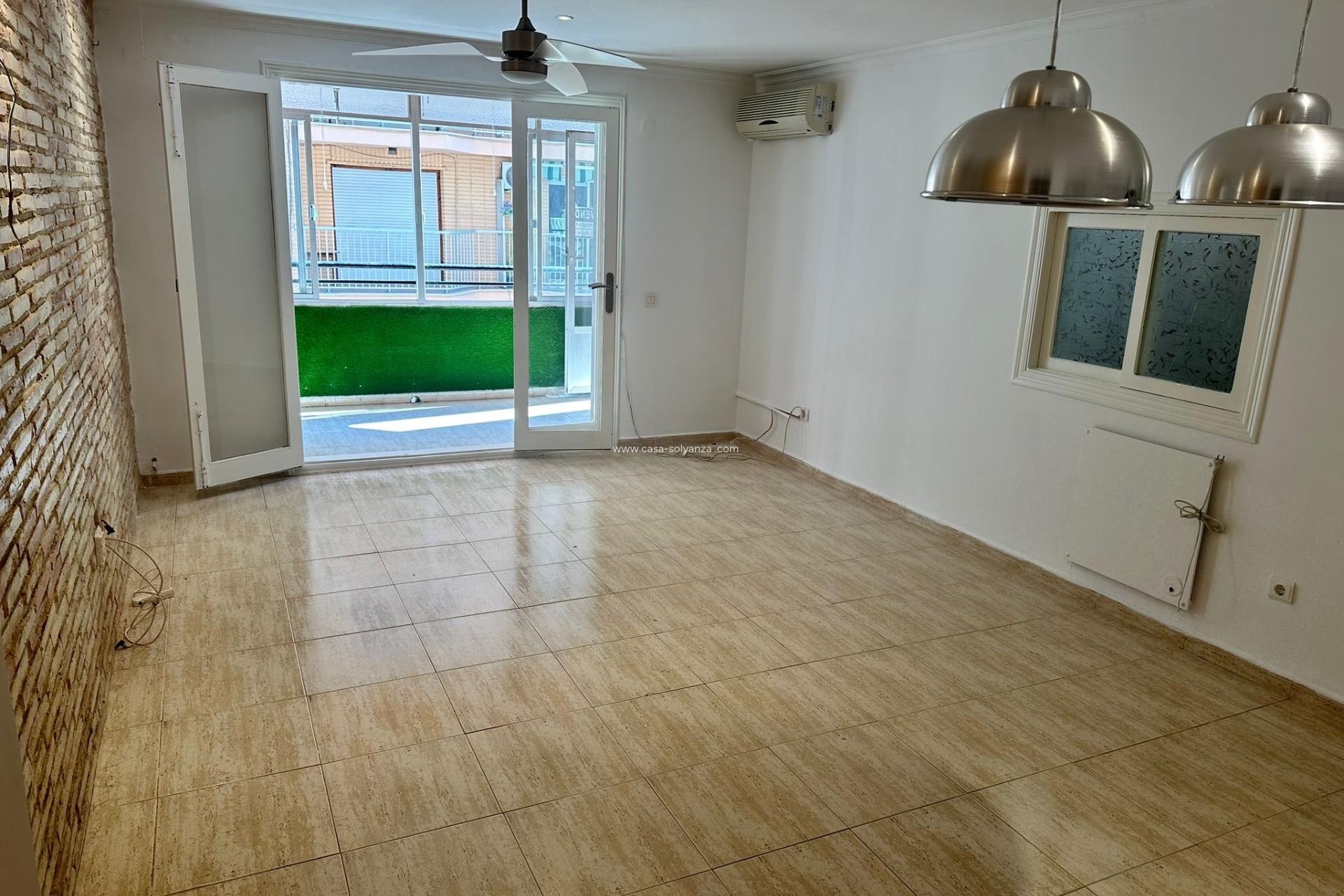 Reventa - Apartamento / piso - Torrevieja - El Acequión - Los Náufragos