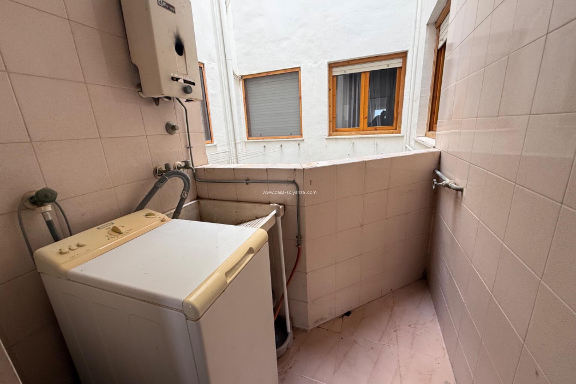 Reventa - Apartamento / piso - Torrevieja - El Acequión - Los Náufragos