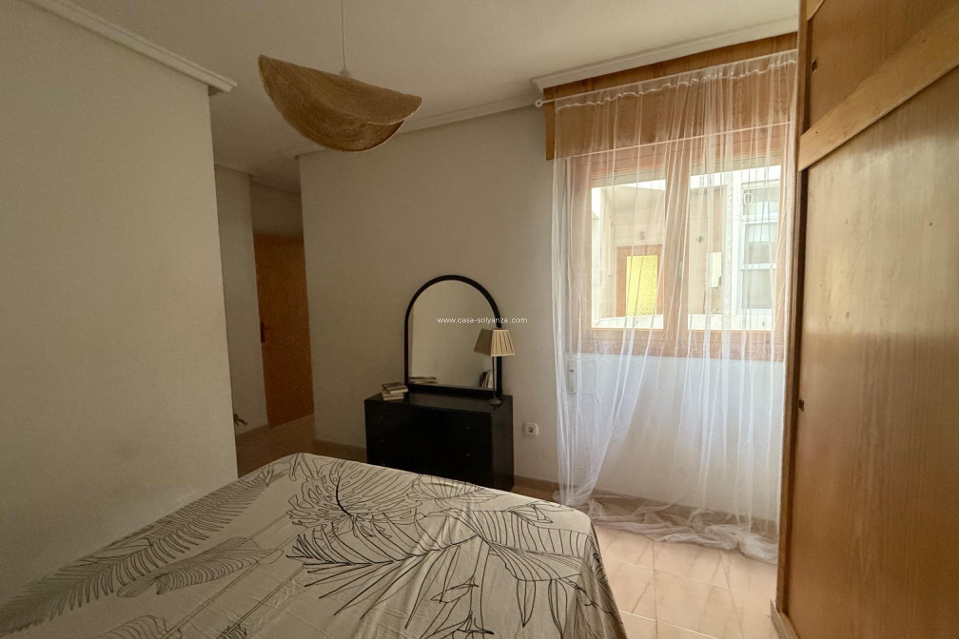 Reventa - Apartamento / piso - Torrevieja - El Acequión - Los Náufragos
