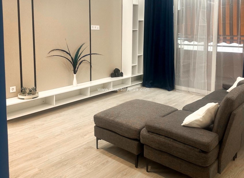Reventa - Apartamento / piso - Torrevieja - El Acequión - Los Náufragos