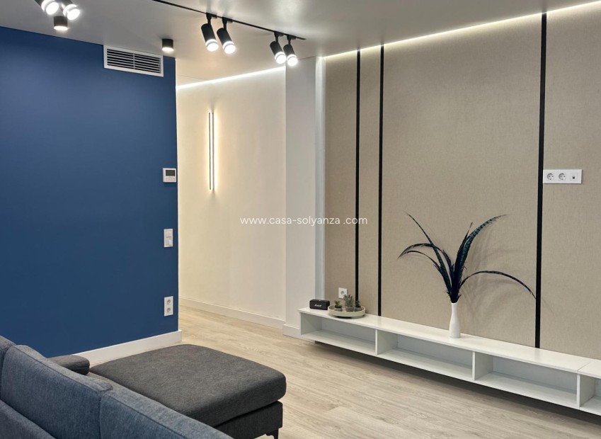 Reventa - Apartamento / piso - Torrevieja - El Acequión - Los Náufragos