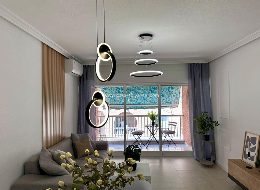 Reventa - Apartamento / piso - Torrevieja - Estacion Autobuses