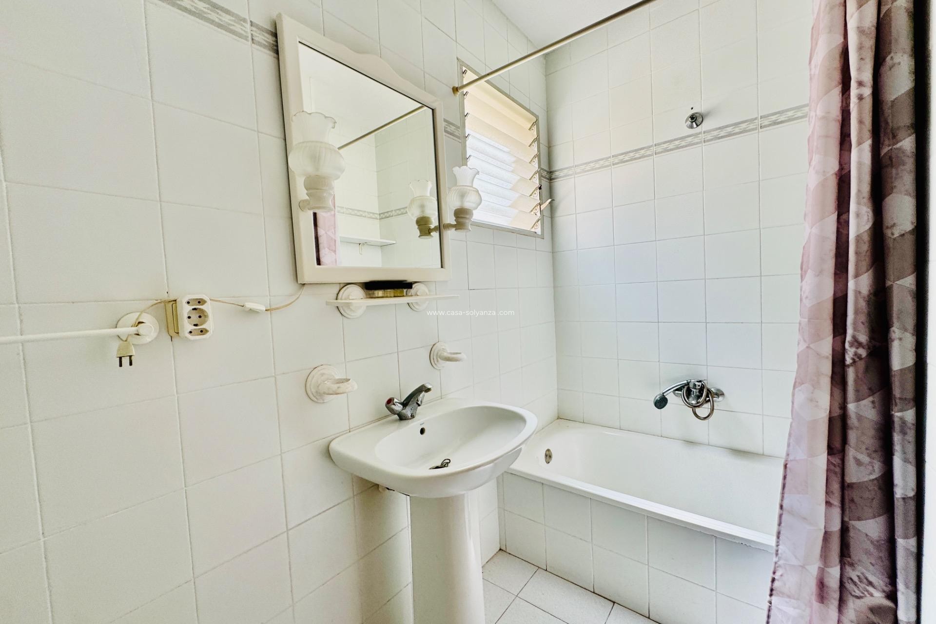 Reventa - Apartamento / piso - Torrevieja - Estacion Autobuses