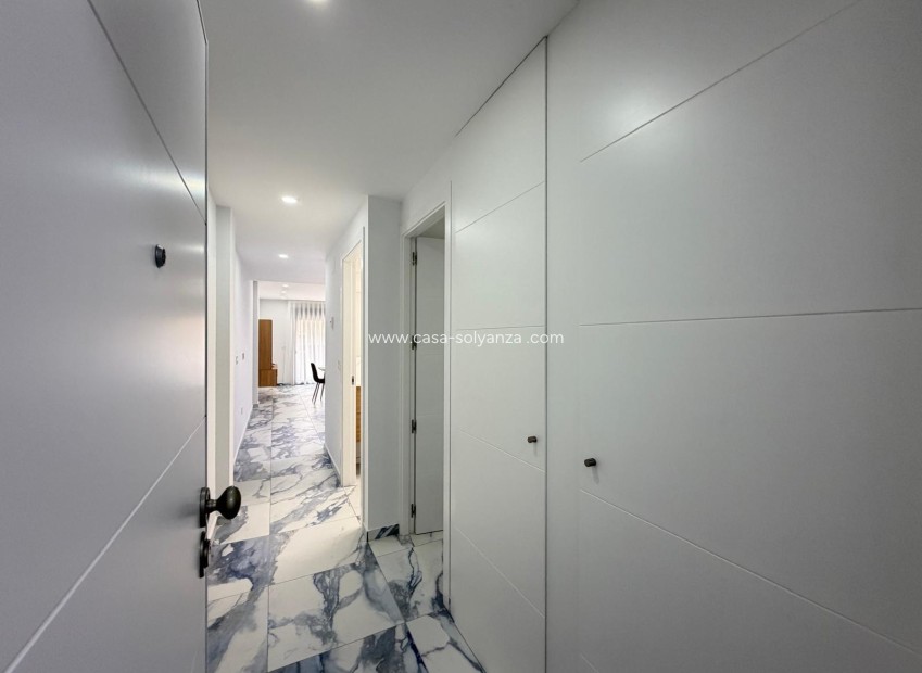 Reventa - Apartamento / piso - Torrevieja - Estacion Autobuses