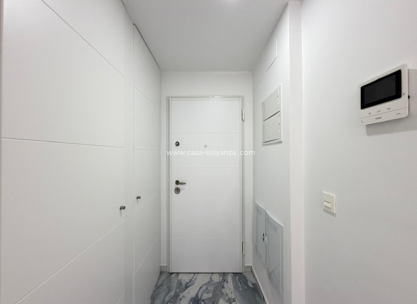 Reventa - Apartamento / piso - Torrevieja - Estacion Autobuses