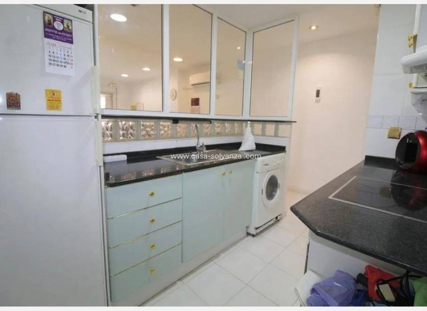 Reventa - Apartamento / piso - Torrevieja - Estacion Autobuses