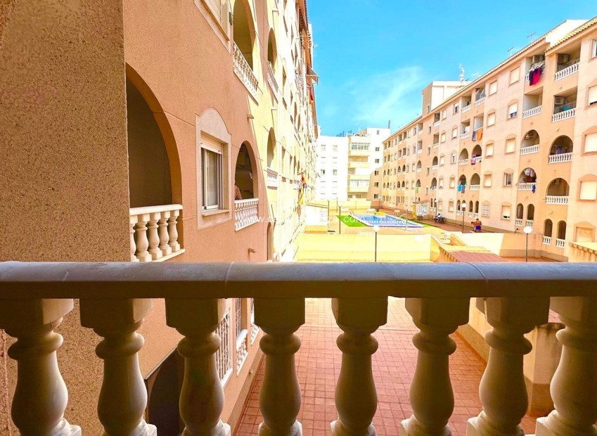 Reventa - Apartamento / piso - Torrevieja - Estacion Autobuses