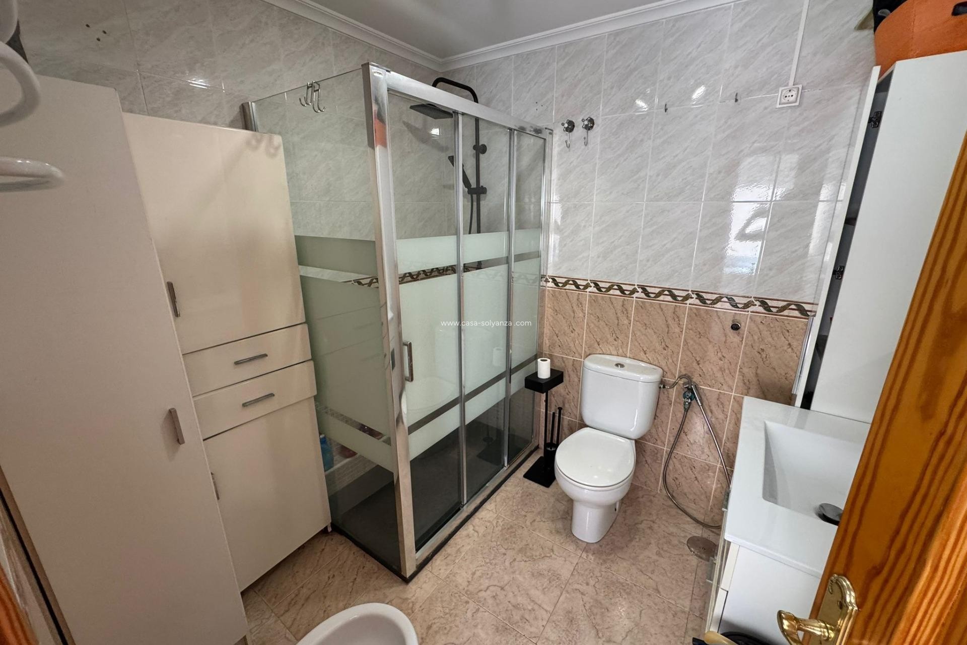 Reventa - Apartamento / piso - Torrevieja - Estacion Autobuses