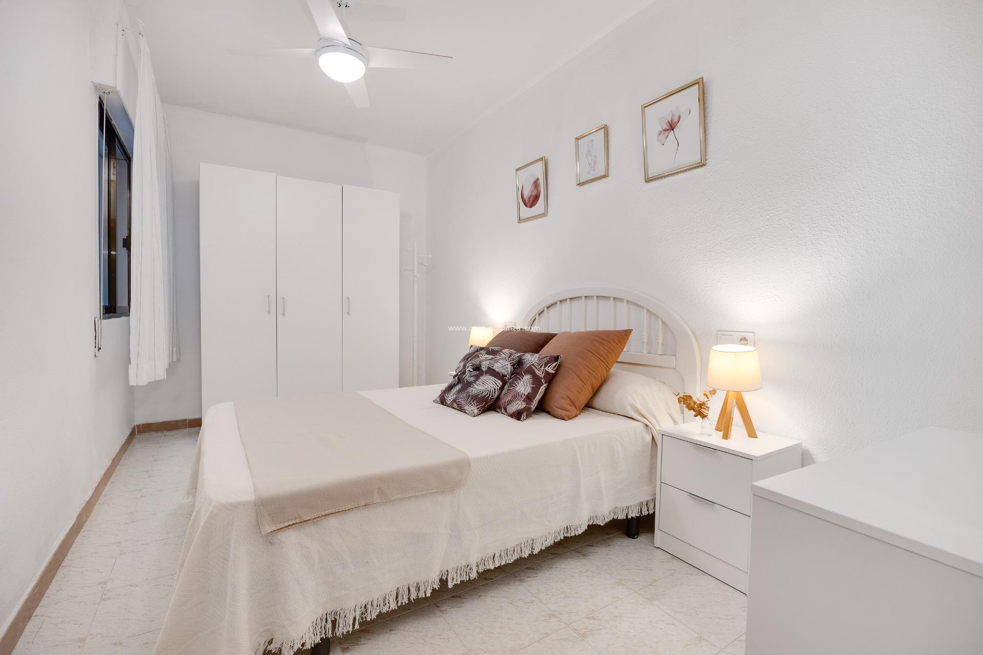 Reventa - Apartamento / piso - Torrevieja - Estacion Autobuses