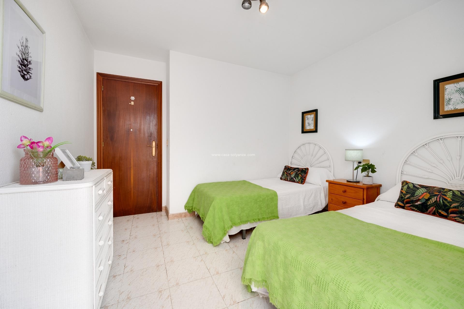 Reventa - Apartamento / piso - Torrevieja - Estacion Autobuses