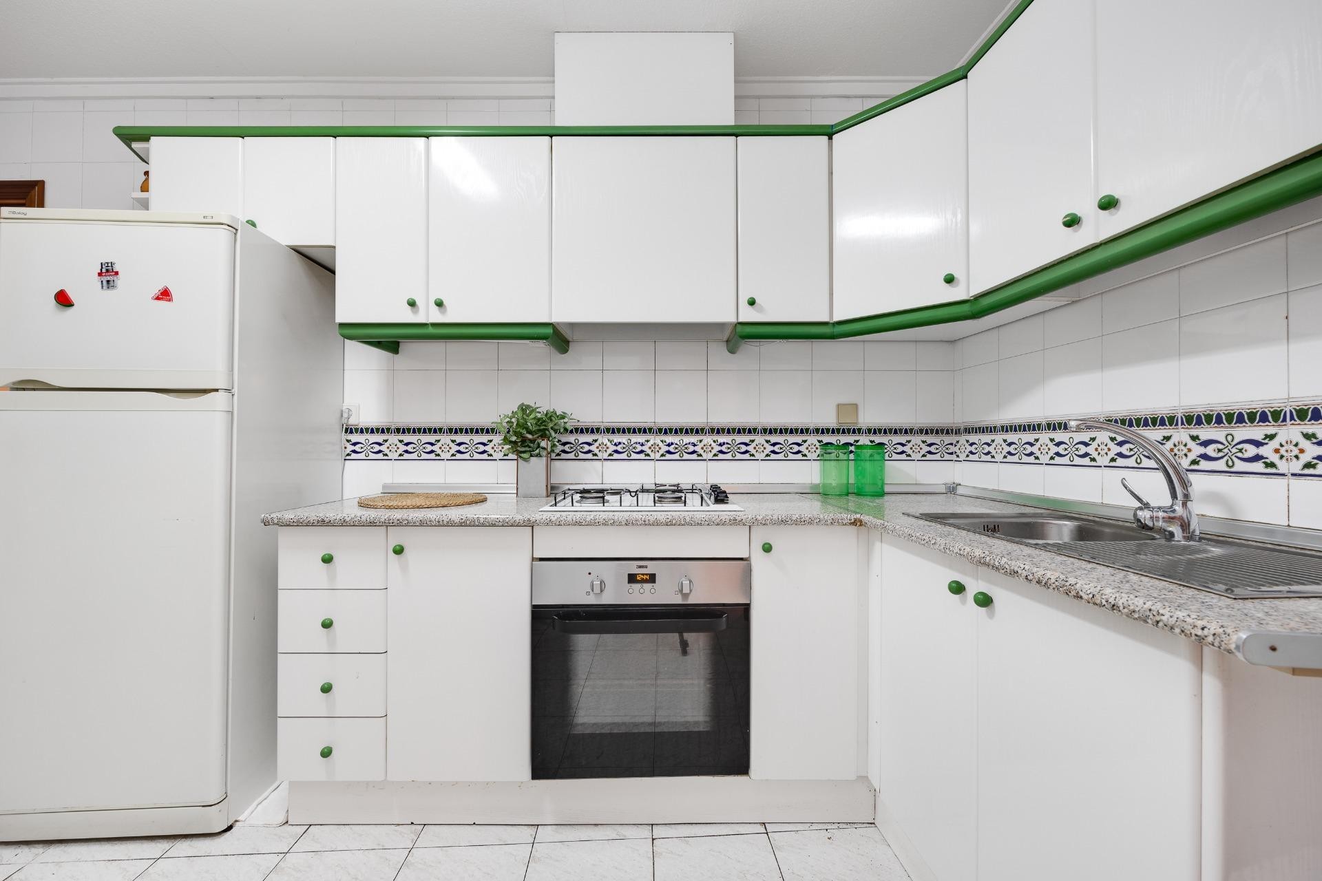 Reventa - Apartamento / piso - Torrevieja - Estacion Autobuses