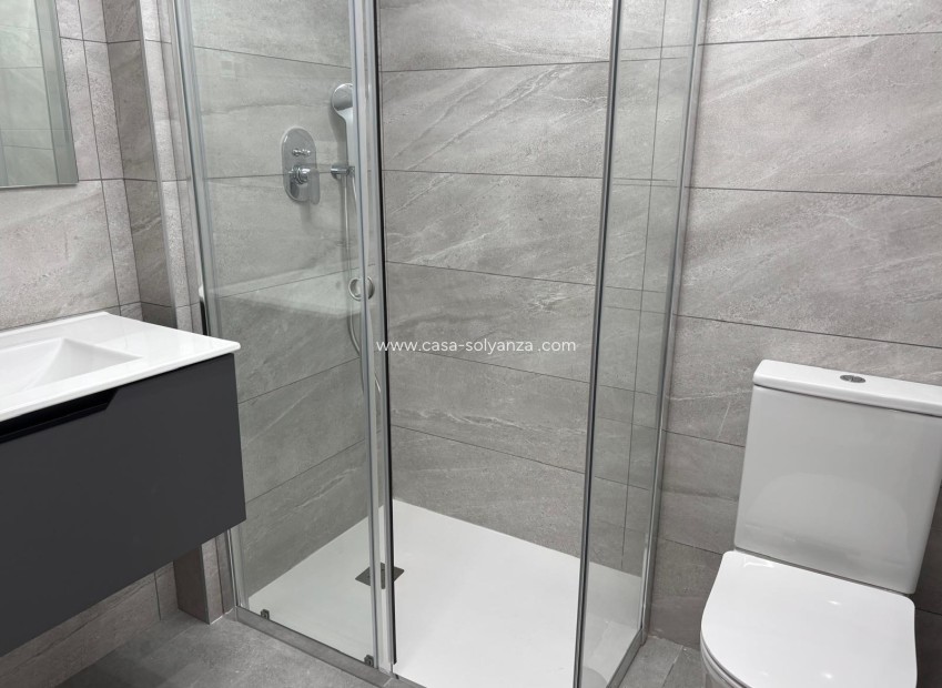 Reventa - Apartamento / piso - Torrevieja - Estacion Autobuses