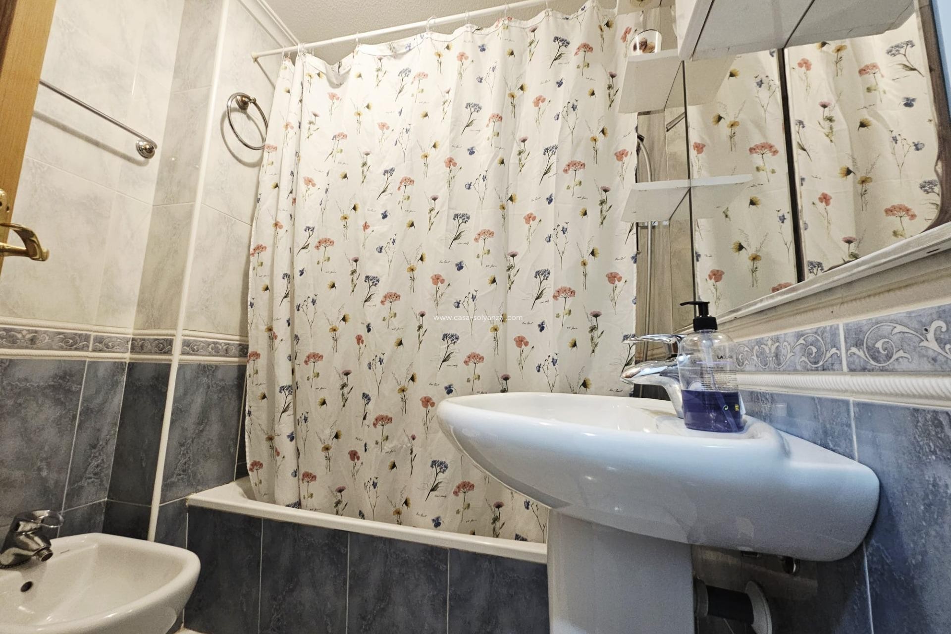 Reventa - Apartamento / piso - Torrevieja - Estacion Autobuses