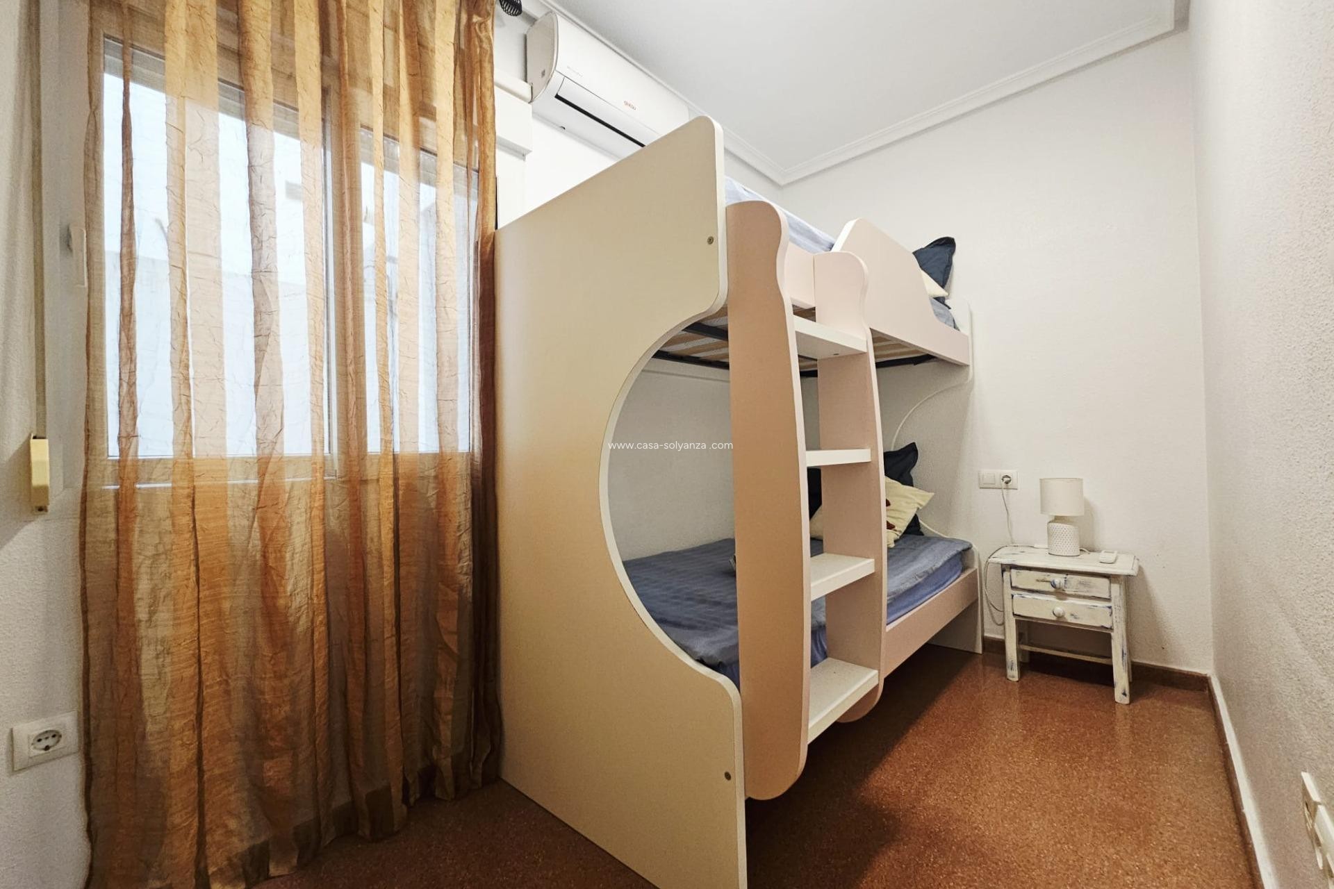 Reventa - Apartamento / piso - Torrevieja - Estacion Autobuses