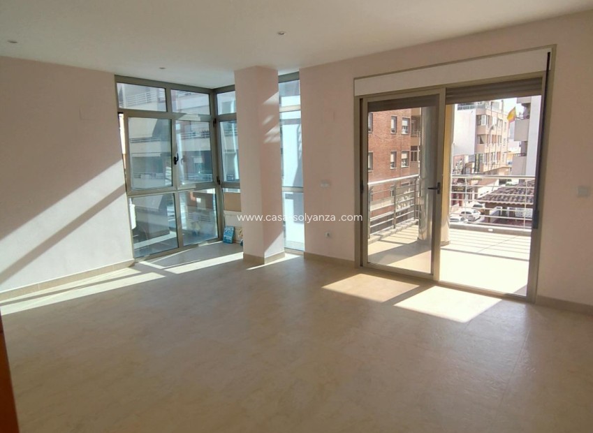 Reventa - Apartamento / piso - Torrevieja - Estacion Autobuses