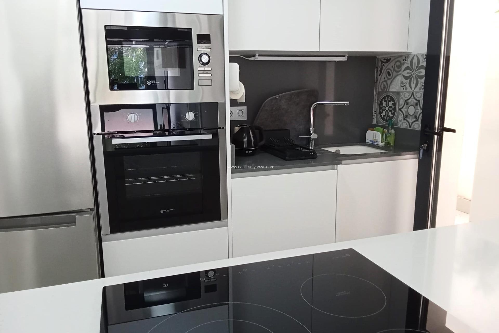 Reventa - Apartamento / piso - Torrevieja - Estacion Autobuses