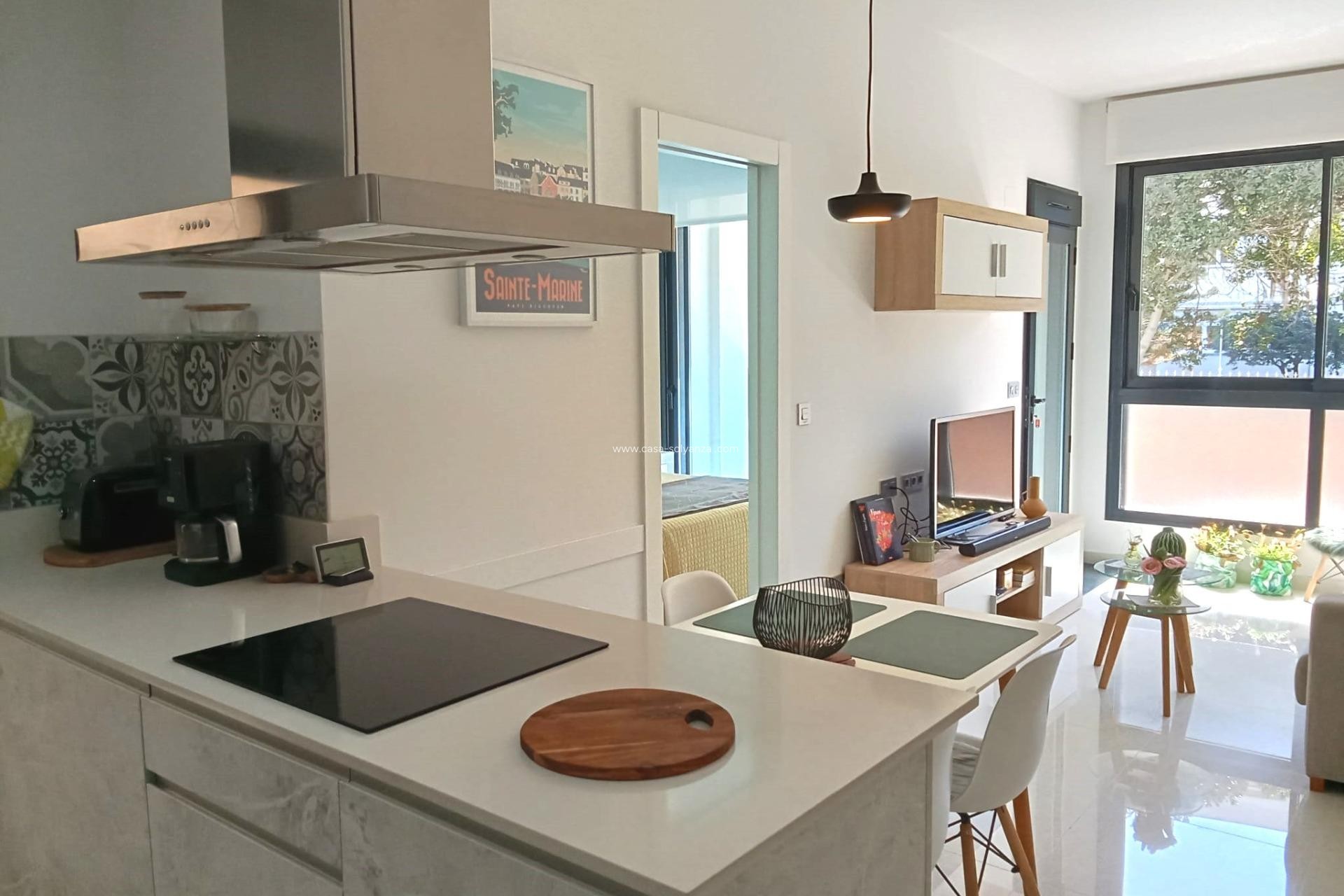 Reventa - Apartamento / piso - Torrevieja - Estacion Autobuses