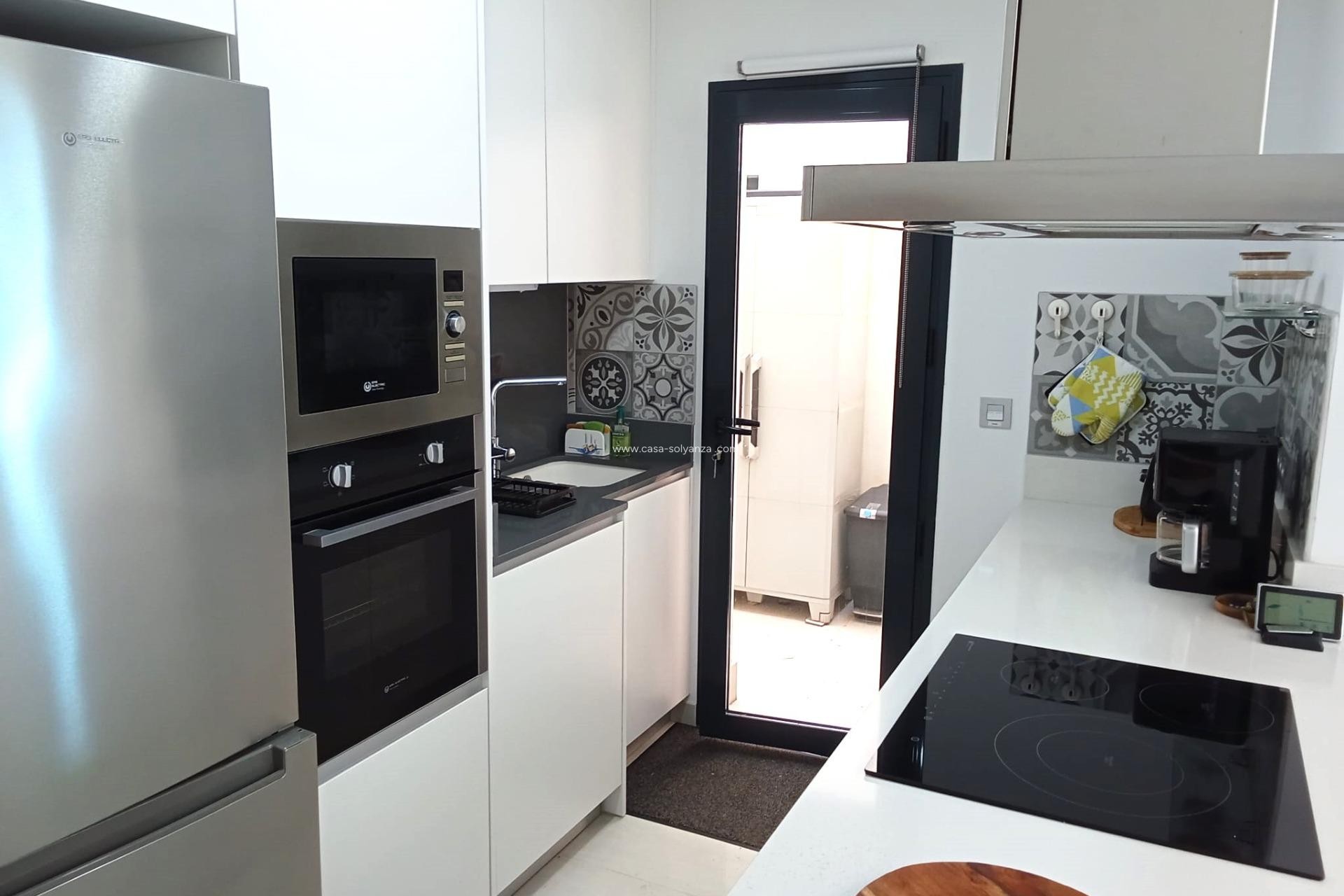 Reventa - Apartamento / piso - Torrevieja - Estacion Autobuses