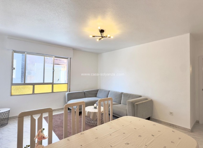 Reventa - Apartamento / piso - Torrevieja - Estacion Autobuses