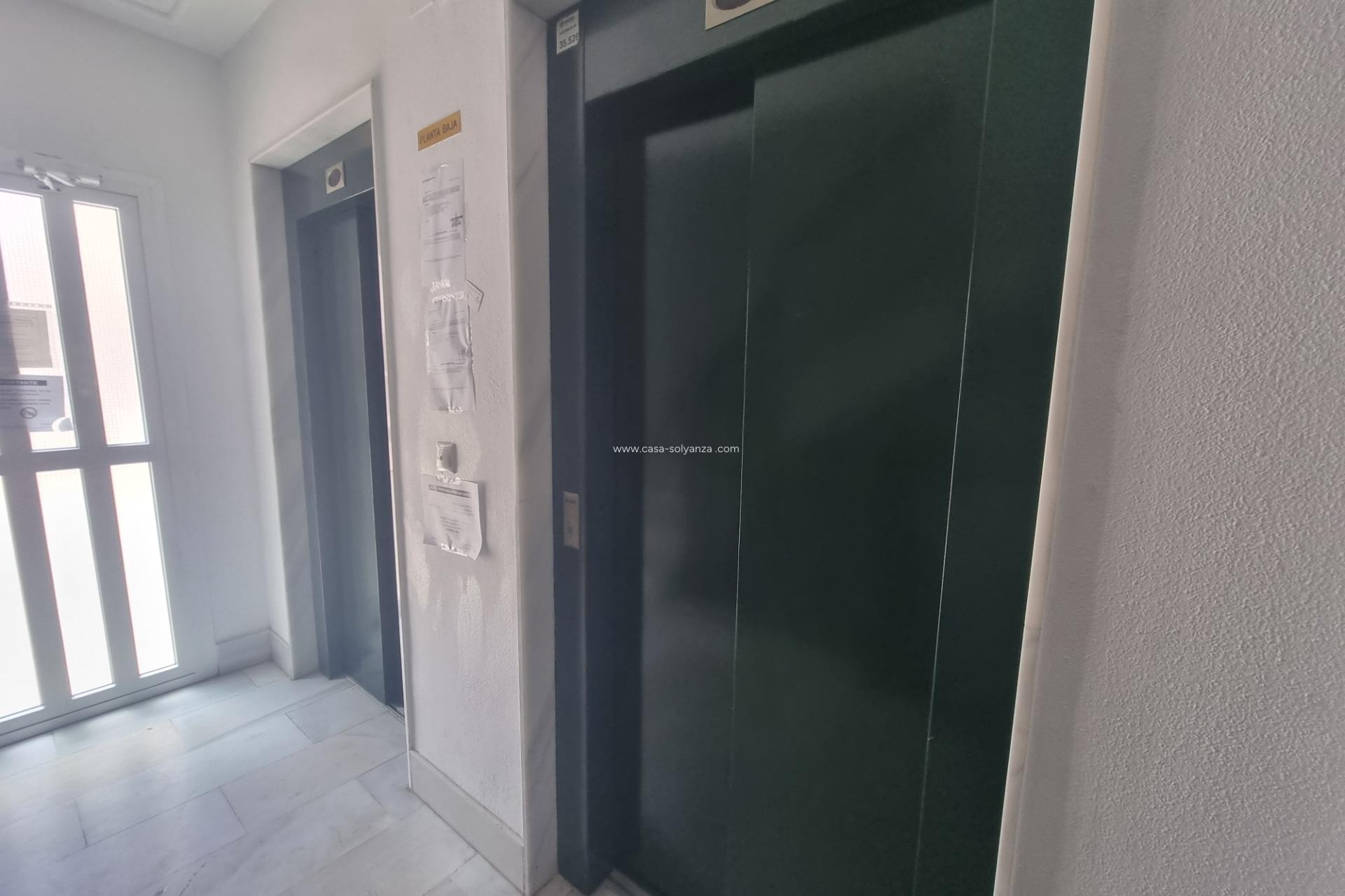 Reventa - Apartamento / piso - Torrevieja - Estacion Autobuses