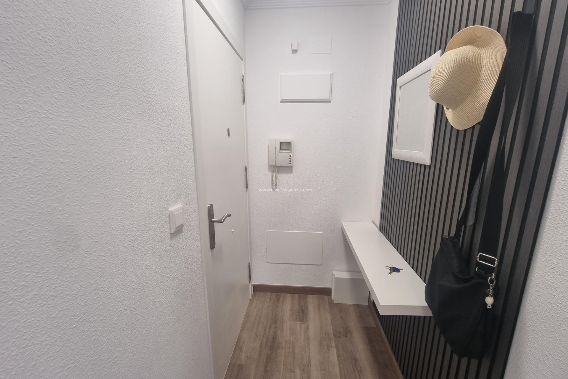 Reventa - Apartamento / piso - Torrevieja - Estacion Autobuses