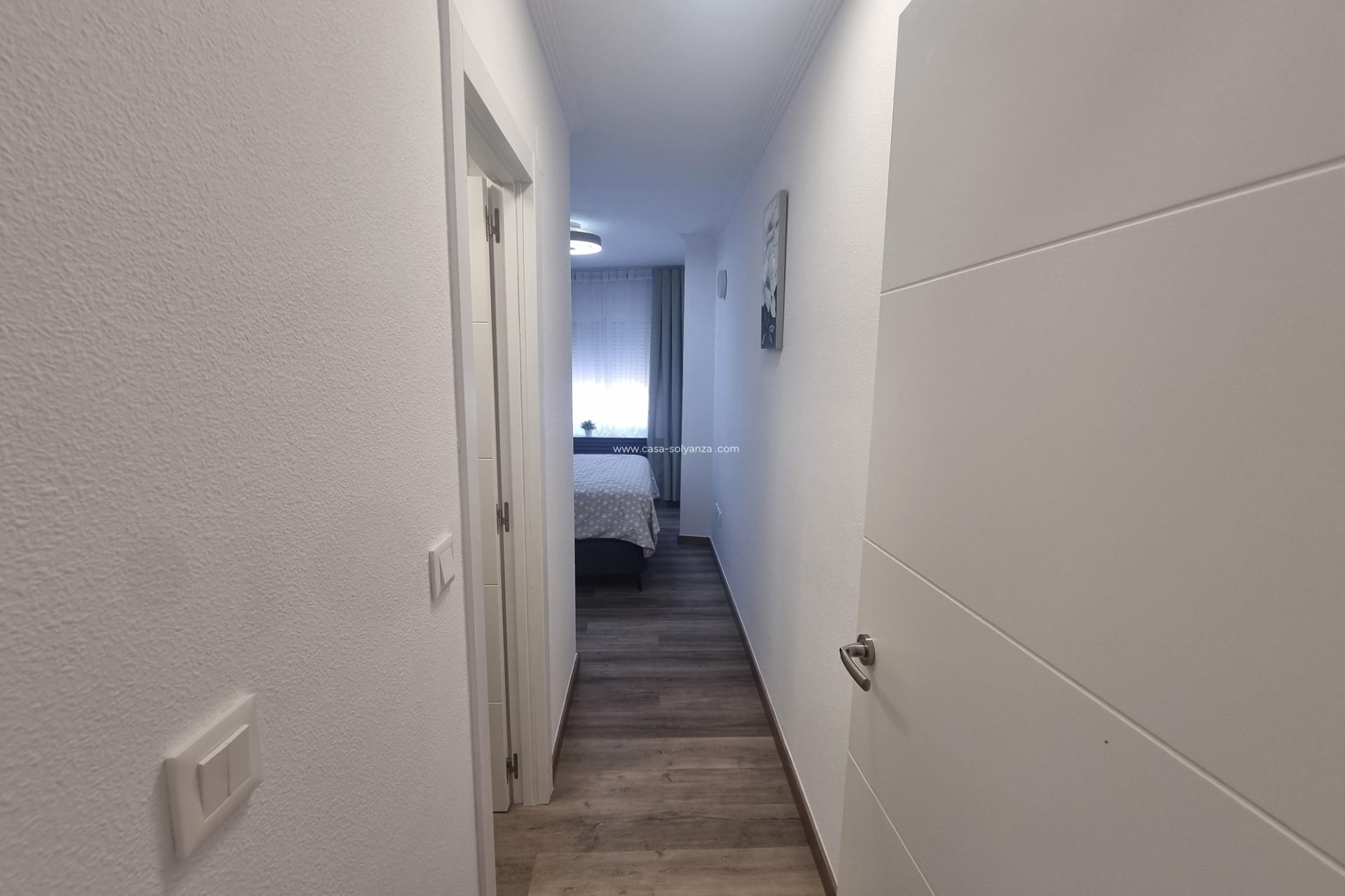 Reventa - Apartamento / piso - Torrevieja - Estacion Autobuses