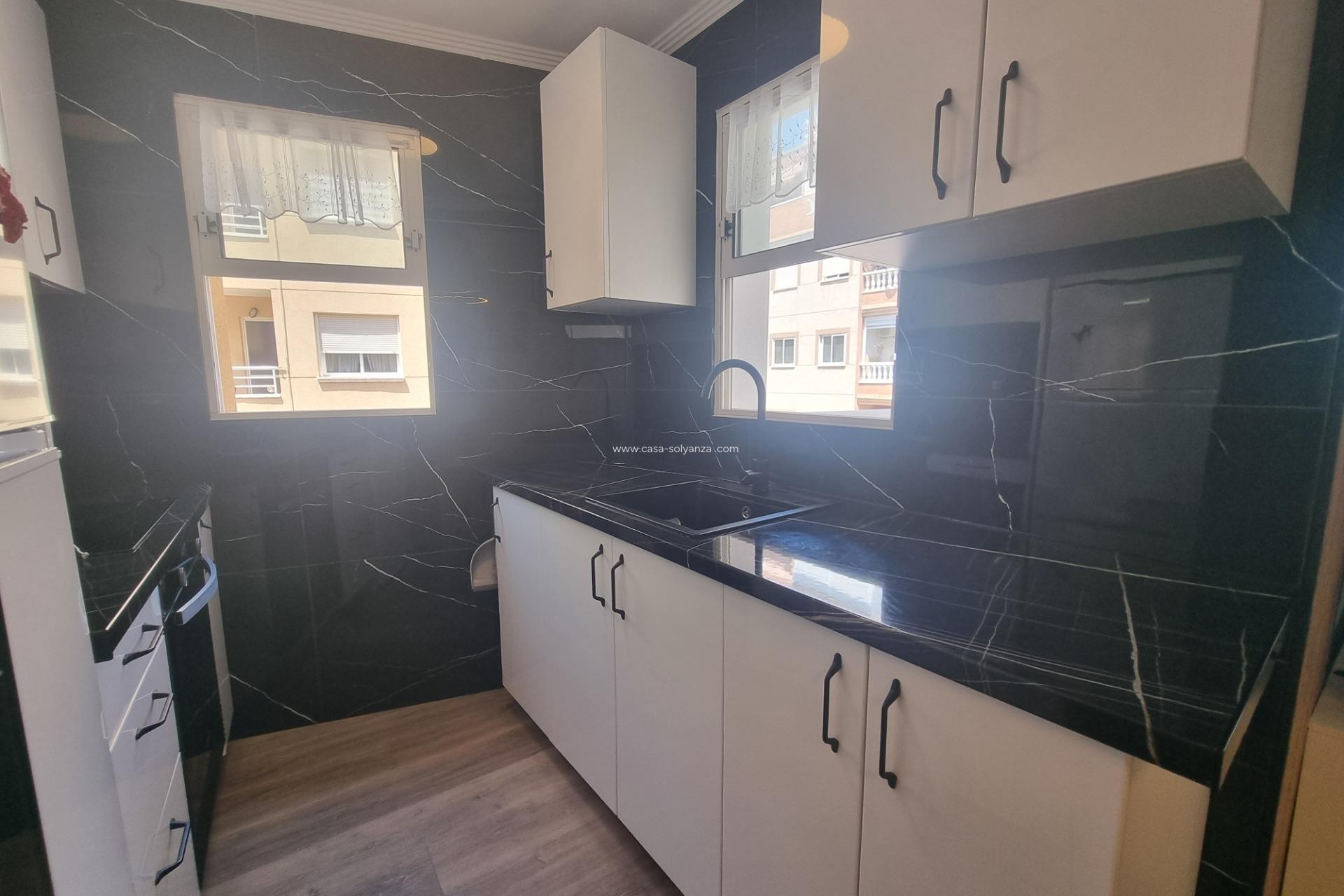 Reventa - Apartamento / piso - Torrevieja - Estacion Autobuses