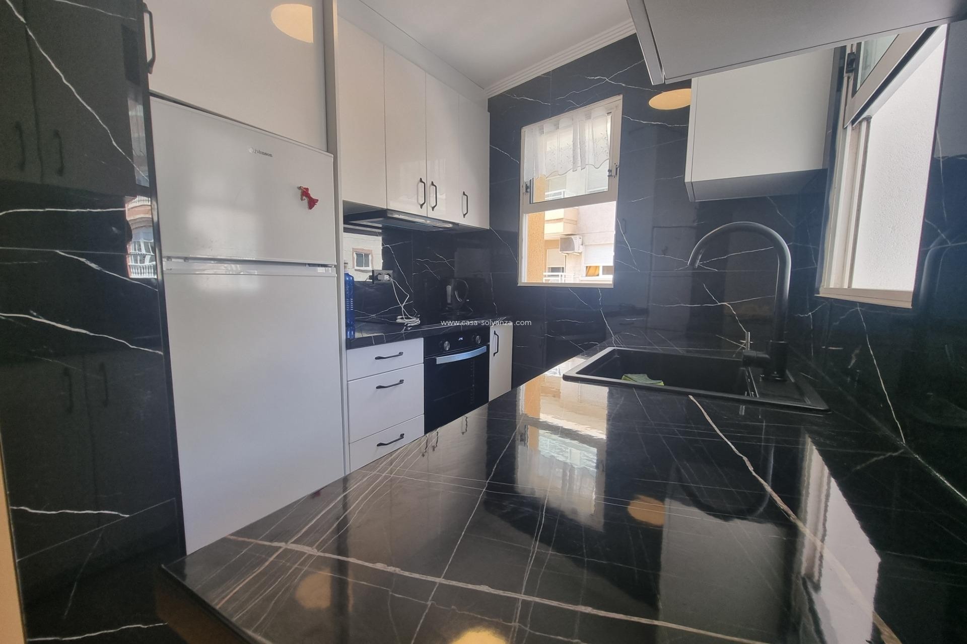 Reventa - Apartamento / piso - Torrevieja - Estacion Autobuses