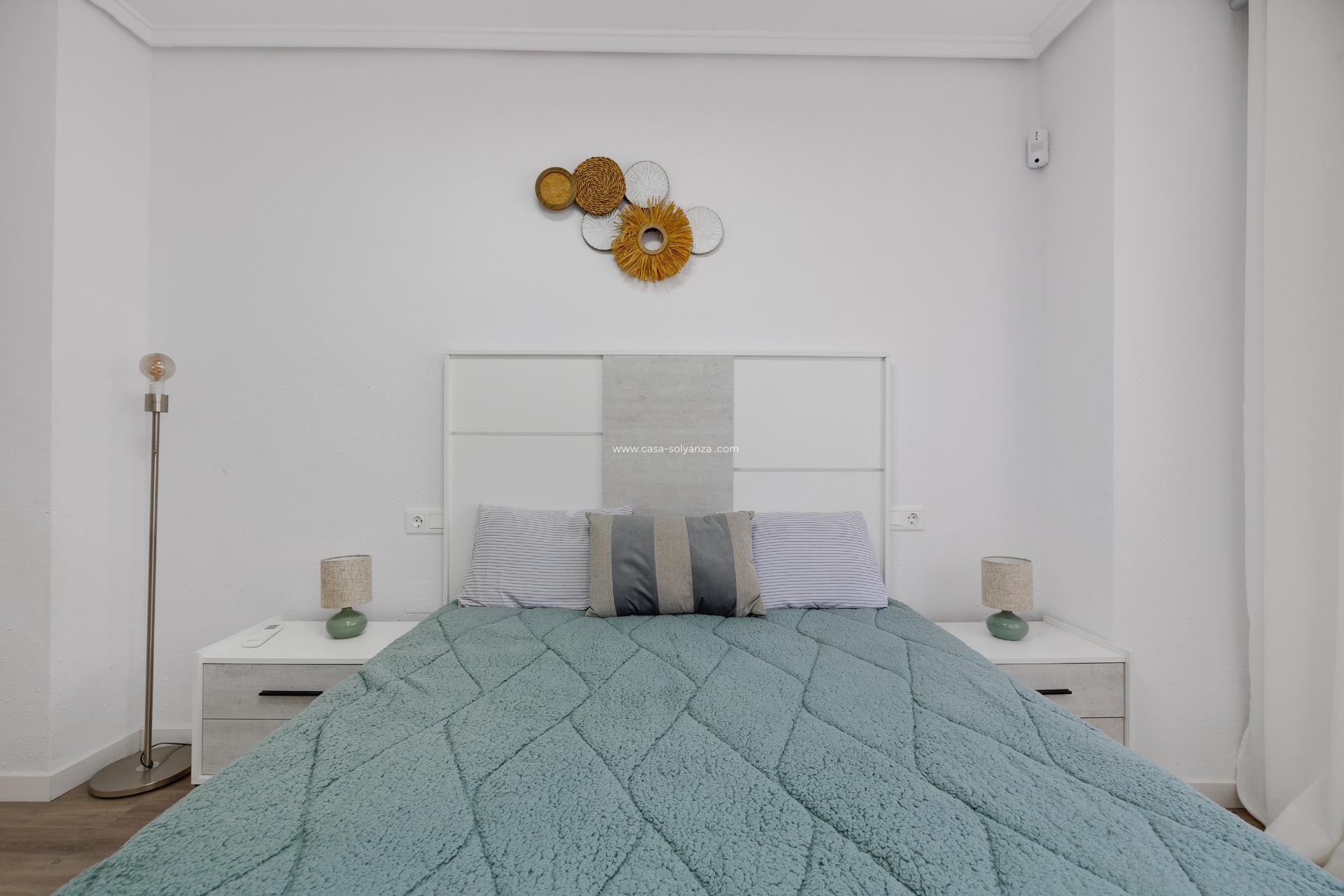 Reventa - Apartamento / piso - Torrevieja - Estacion Autobuses