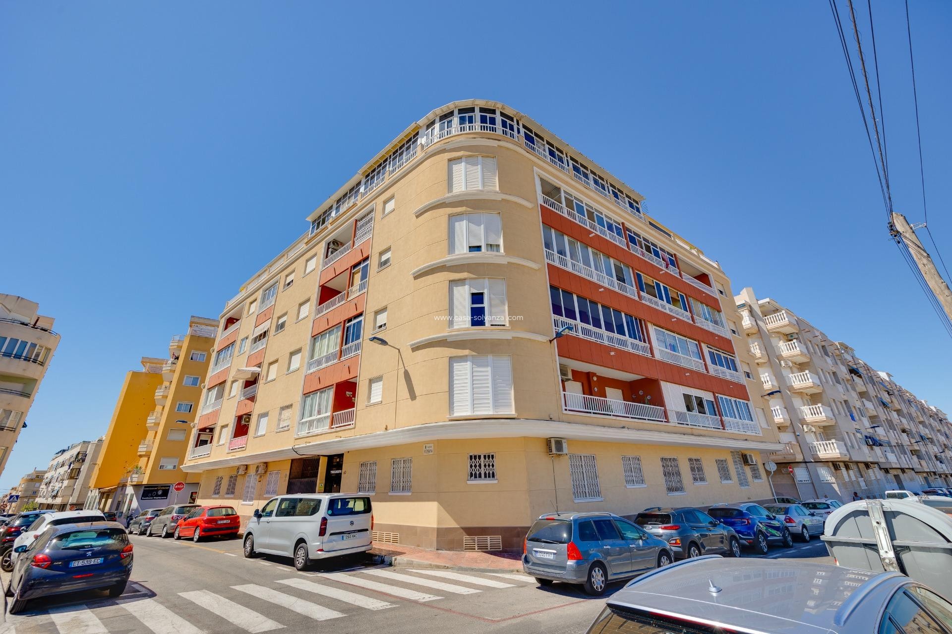 Reventa - Apartamento / piso - Torrevieja - Estacion Autobuses