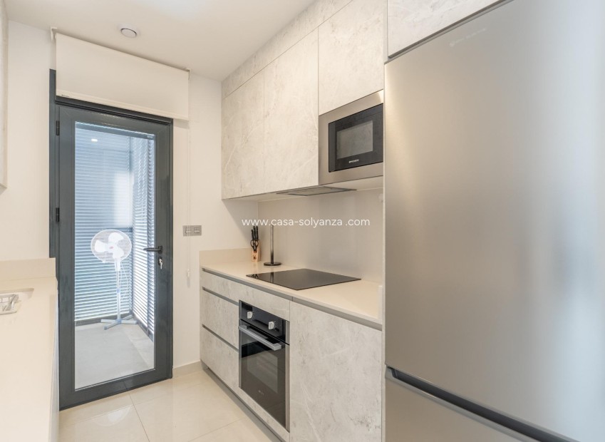 Reventa - Apartamento / piso - Torrevieja - Estacion de autobuses