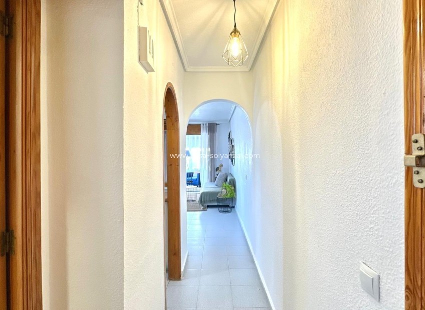 Reventa - Apartamento / piso - Torrevieja - La Siesta