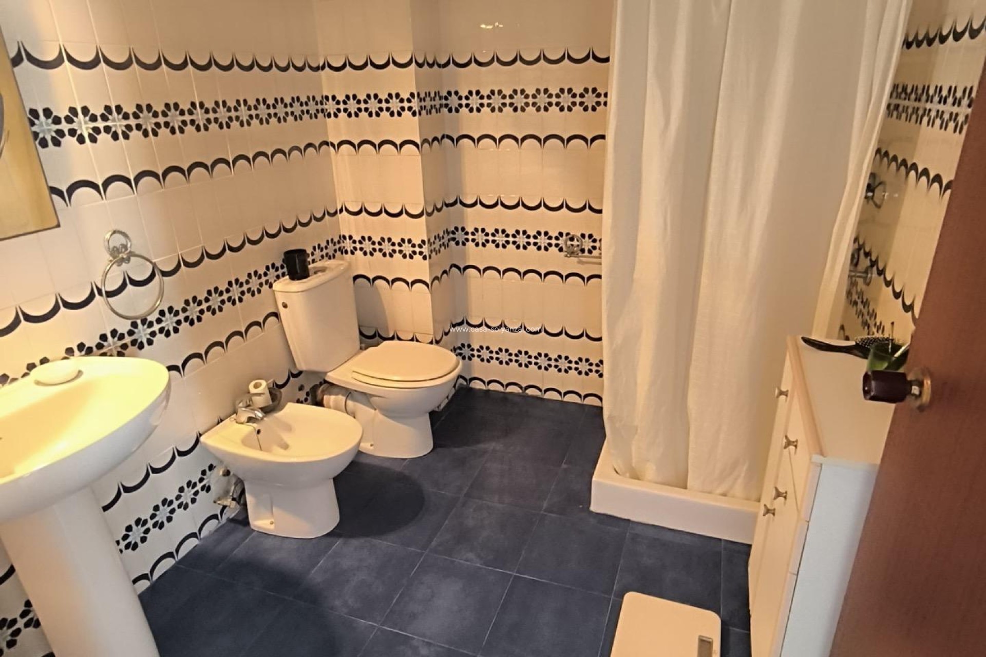 Reventa - Apartamento / piso - Torrevieja - Las Piscinas Naturales