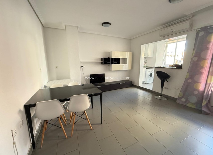 Reventa - Apartamento / piso - Torrevieja - Las Piscinas Naturales