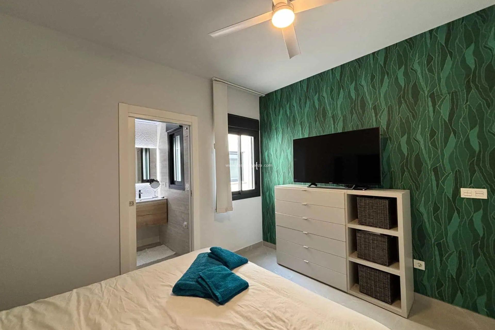 Reventa - Apartamento / piso - Torrevieja - Las Piscinas Naturales
