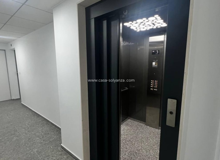 Reventa - Apartamento / piso - Torrevieja - PARQUE DE LAS NACIONES