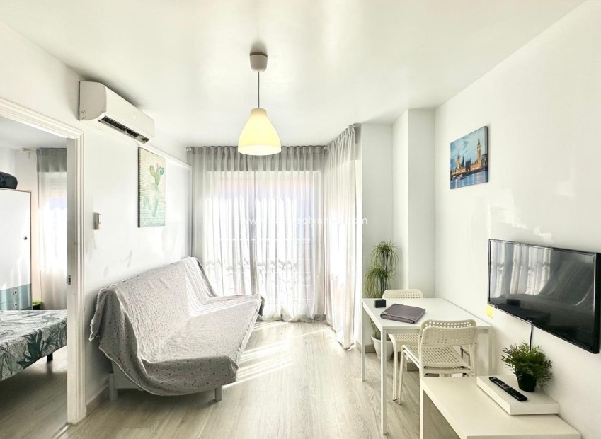 Reventa - Apartamento / piso - Torrevieja - Paseo Maritimo