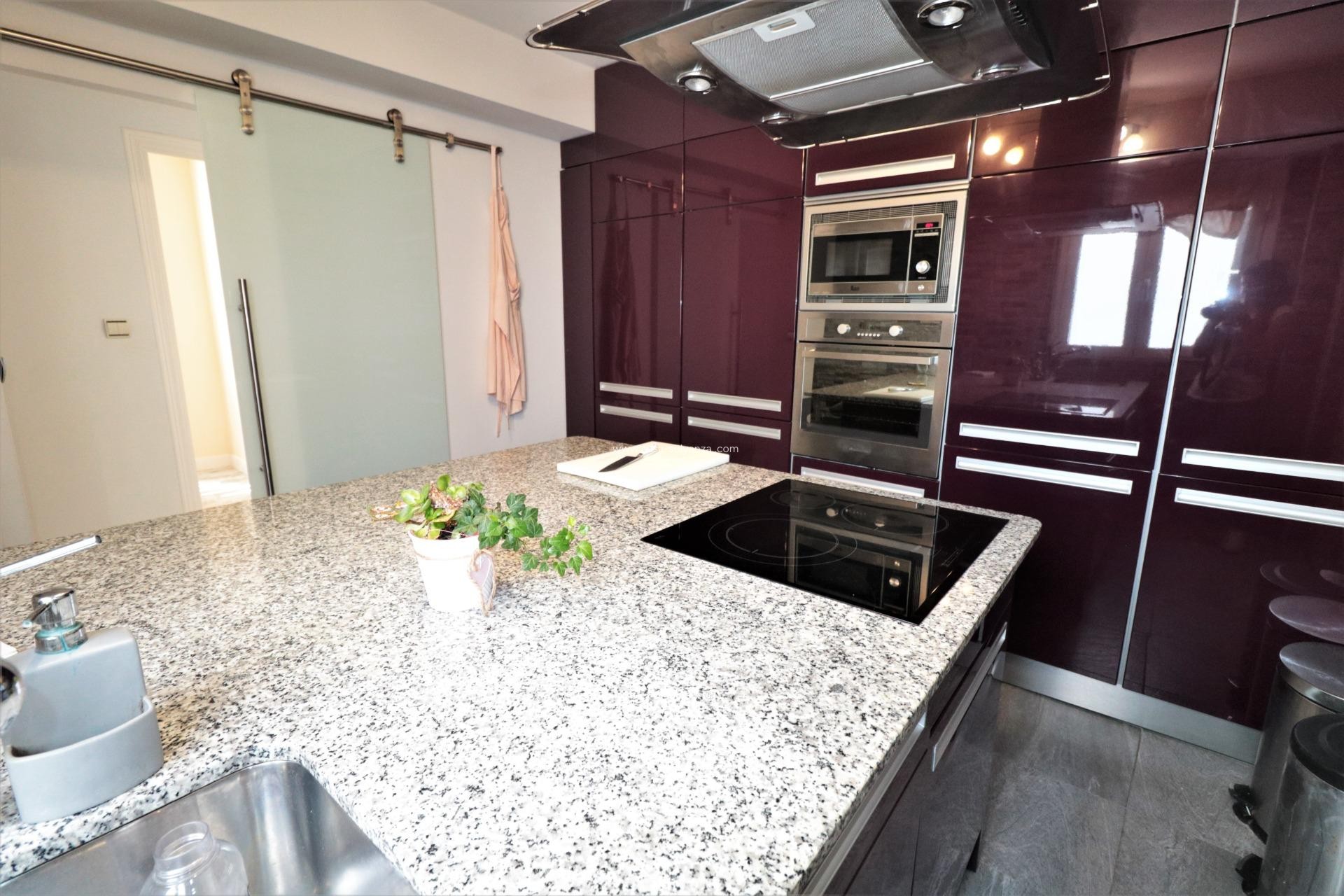 Reventa - Apartamento / piso - Torrevieja - Playa De Los Naufragos