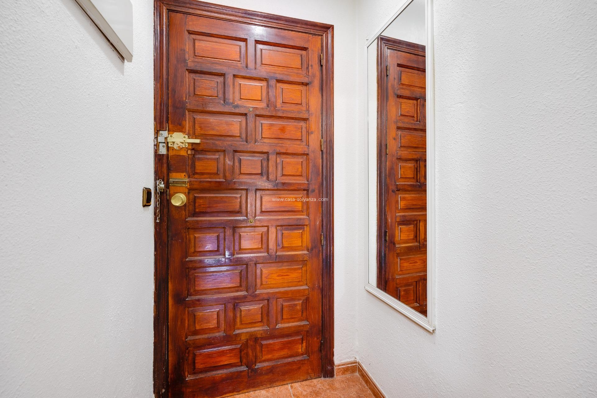 Reventa - Apartamento / piso - Torrevieja - Playa De Los Naufragos