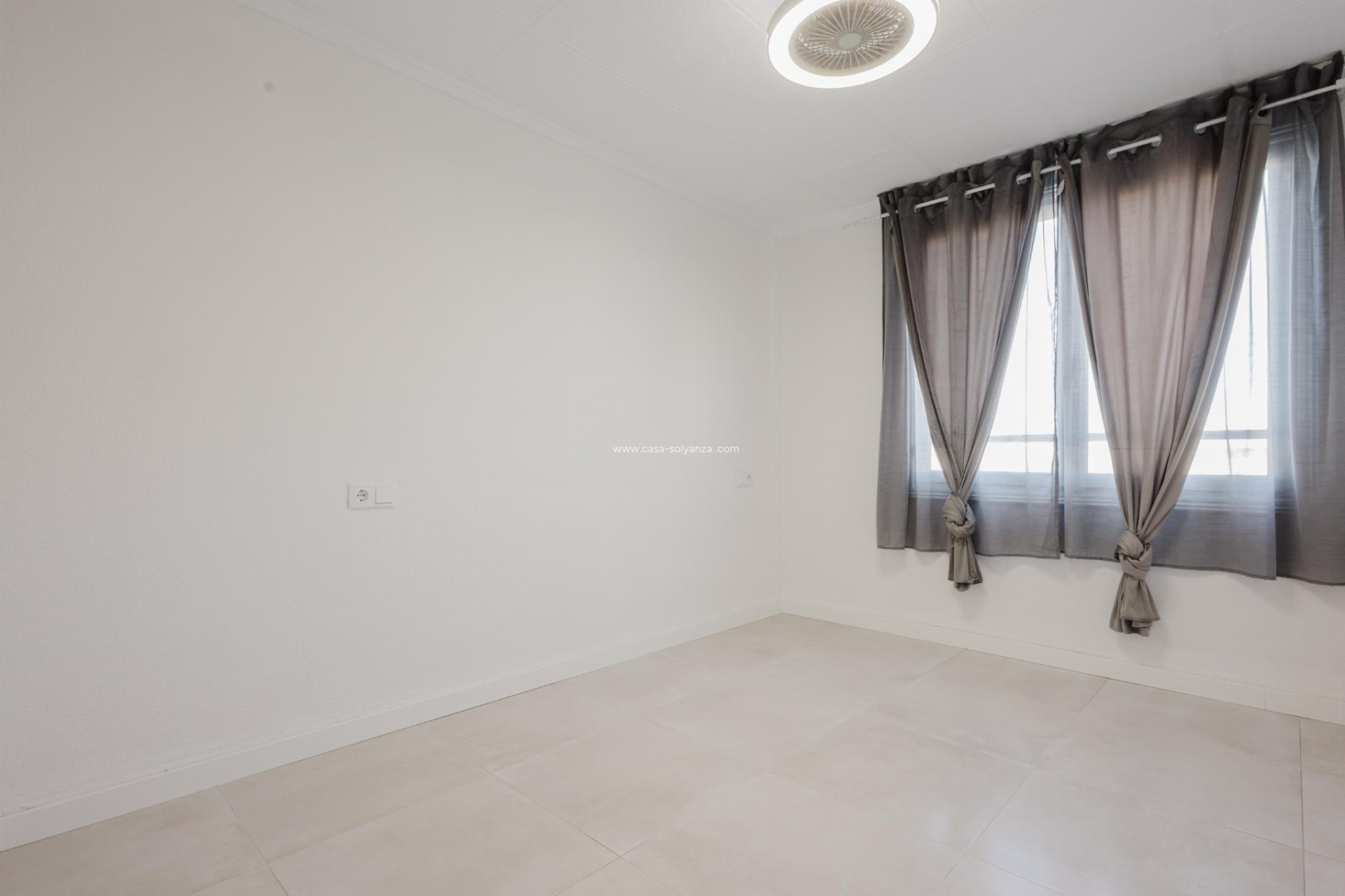 Reventa - Apartamento / piso - Torrevieja - Playa del Acequión